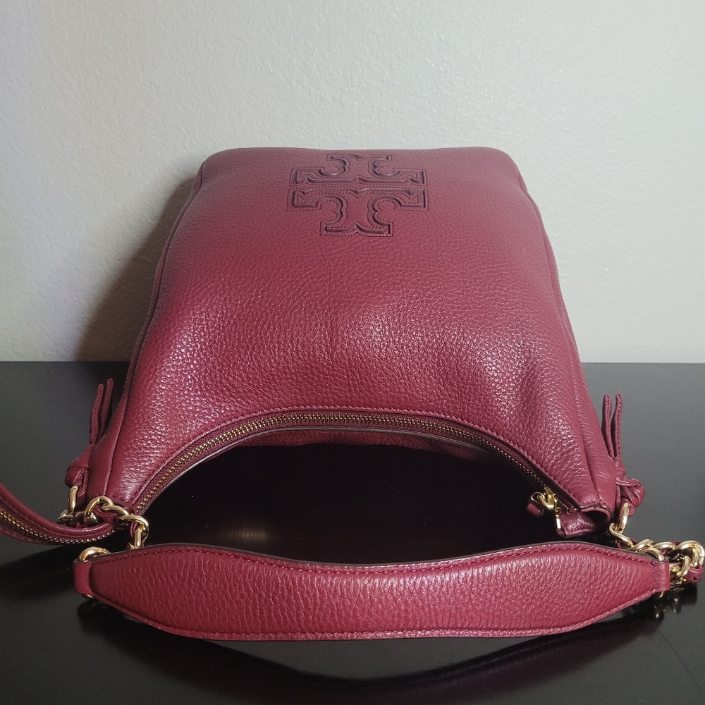 TORY BURCH Harper Bombe T Zip Hobo - Picture 15 of 16